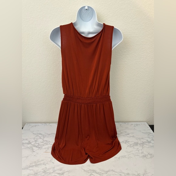 24/7 Maurices Stretch Short Sleeve front Romper Sz S Burgundy Elastic Waist - Picture 3 of 8